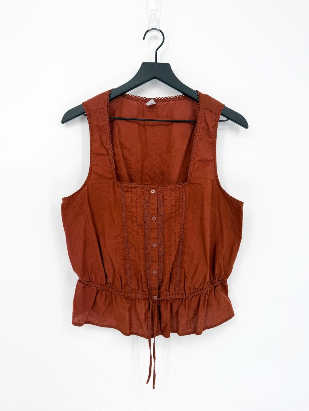 Old Navy Tie-Waist Lace-Trim Top in Horse Chestnut Large